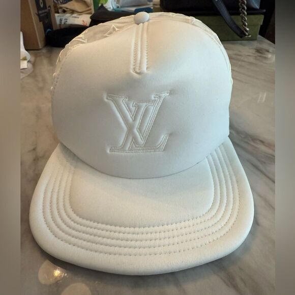 LOUIS VUITTON White Mesh Hat Large Size AUTHENTIC - Picture 16 of 16